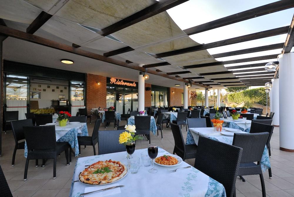 Villaggio Turistico La Cecinella Marina di Cecina Exterior foto