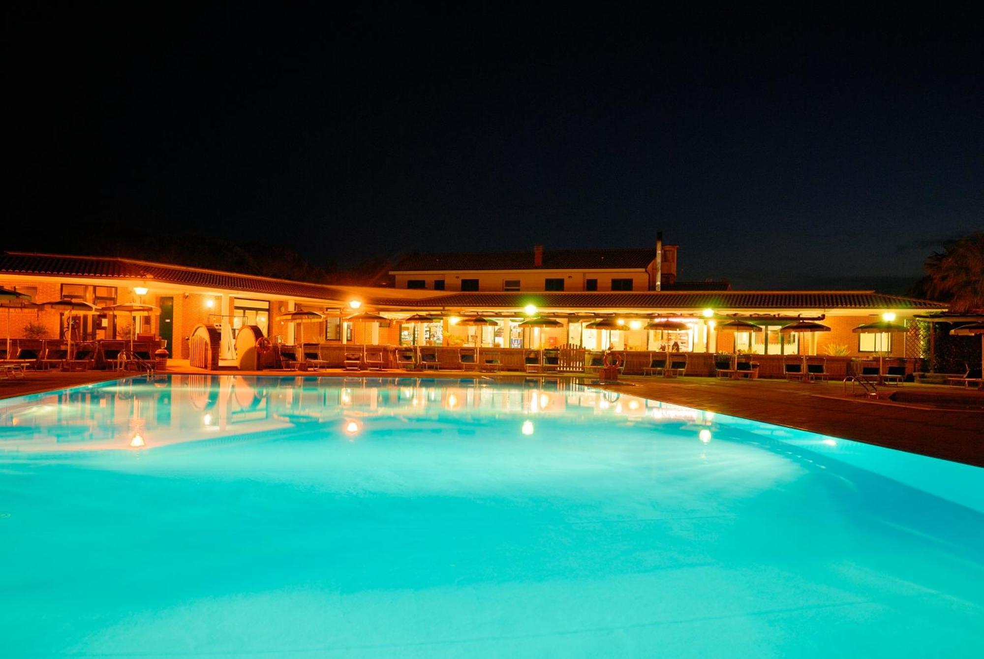 Villaggio Turistico La Cecinella Marina di Cecina Exterior foto