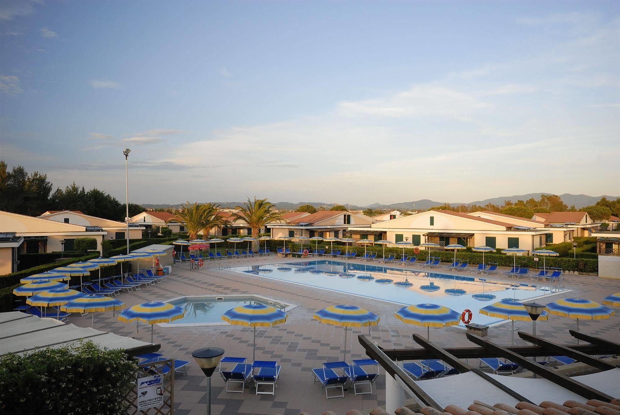 Villaggio Turistico La Cecinella Marina di Cecina Exterior foto