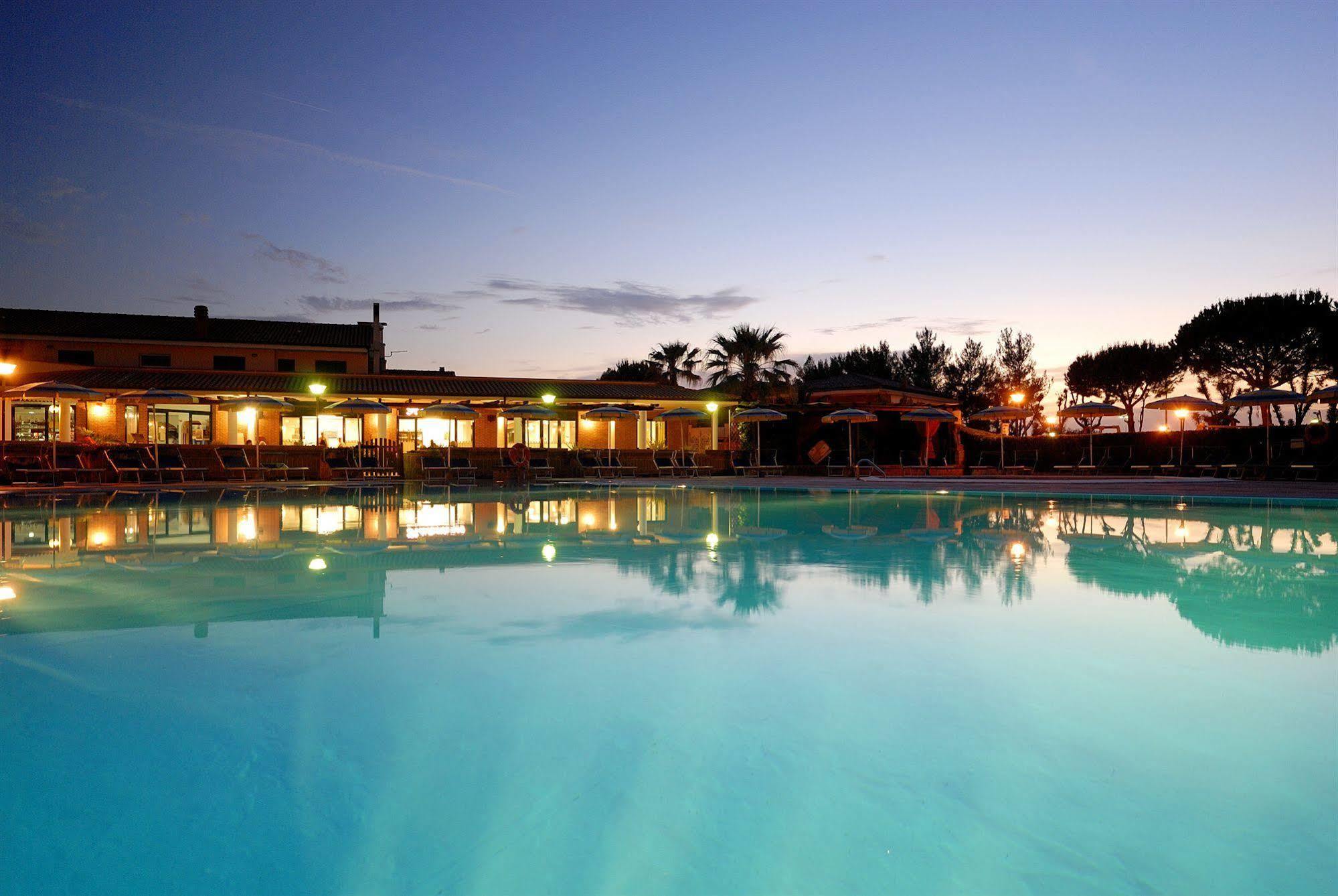 Villaggio Turistico La Cecinella Marina di Cecina Exterior foto