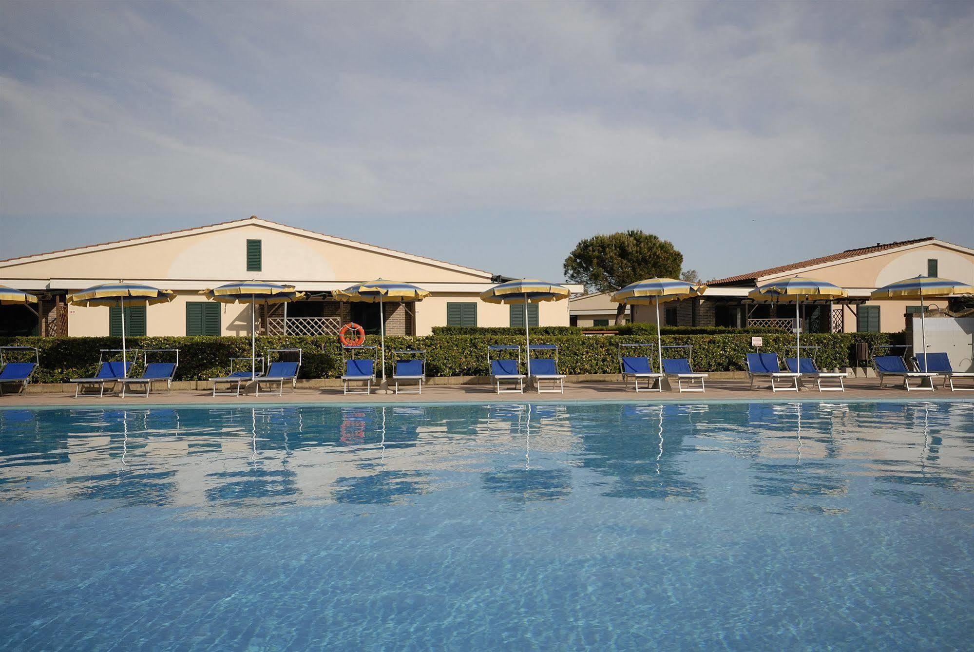 Villaggio Turistico La Cecinella Marina di Cecina Exterior foto